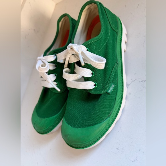 Palladium Shoes - Palladium women’s green sneakers sz 7